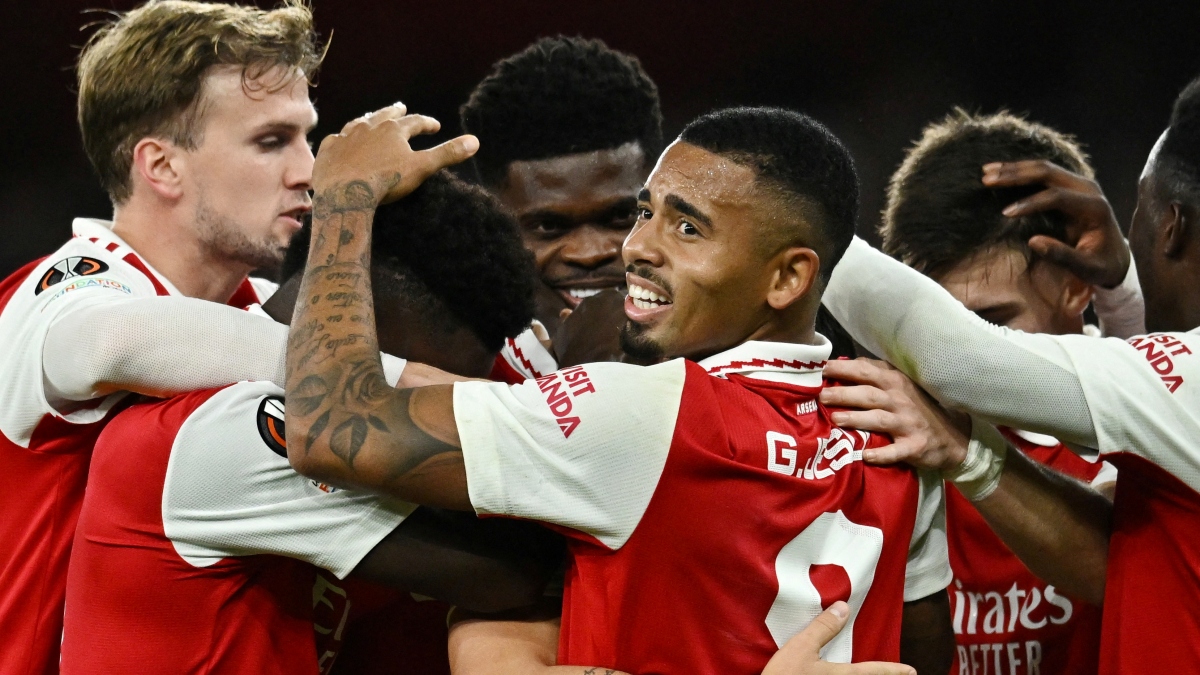 Bảng xếp hạng Ngoại hạng Anh mới nhất: Arsenal hơn MU 8 điểm